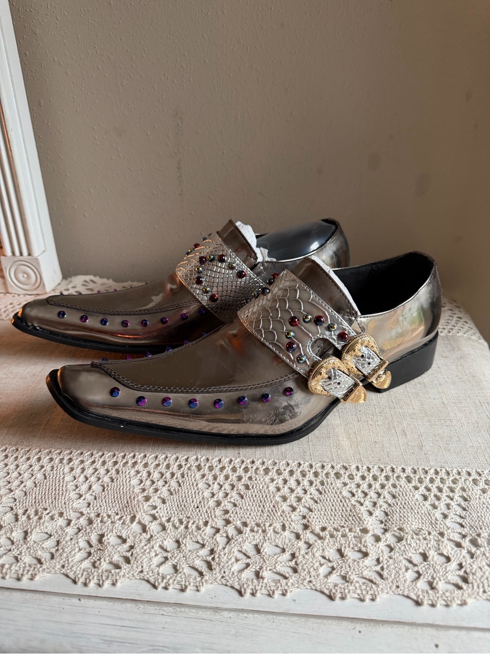 Men's Eccentric Metallic Silver Dress Shoes with Decorative Buckles 39